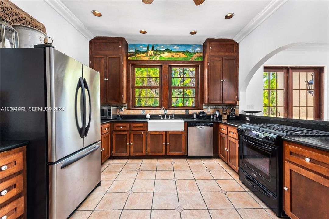 For Sale: $8,000,000 (7 beds, 6 baths, 3268 Square Feet)
