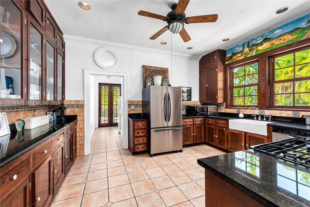 For Sale: $8,000,000 (7 beds, 6 baths, 3268 Square Feet)
