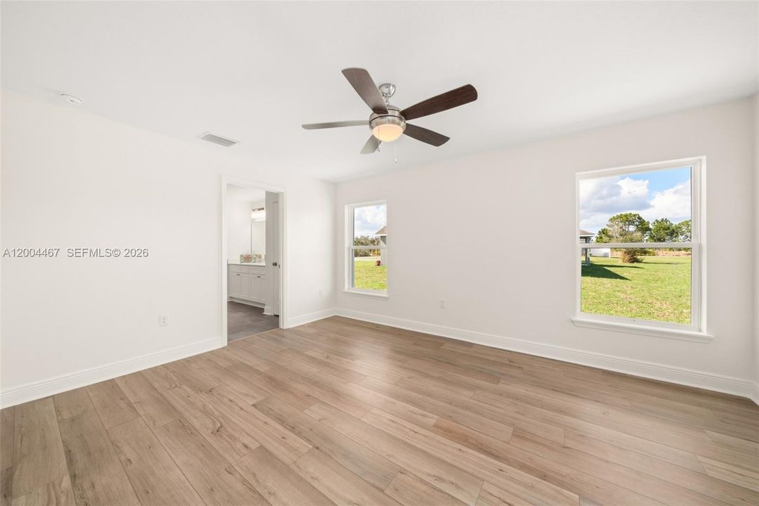 Activo con contrato: $307,000 (4 camas, 2 baños, 1773 Pies cuadrados)
