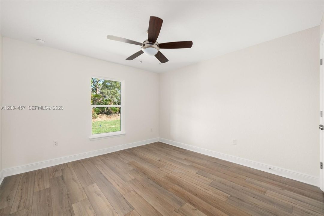 Activo con contrato: $307,000 (4 camas, 2 baños, 1773 Pies cuadrados)