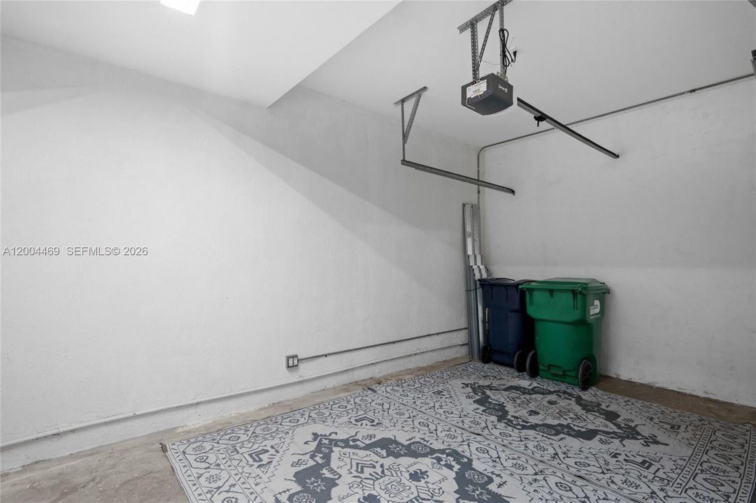 For Sale: $405,000 (3 beds, 2 baths, 1705 Square Feet)