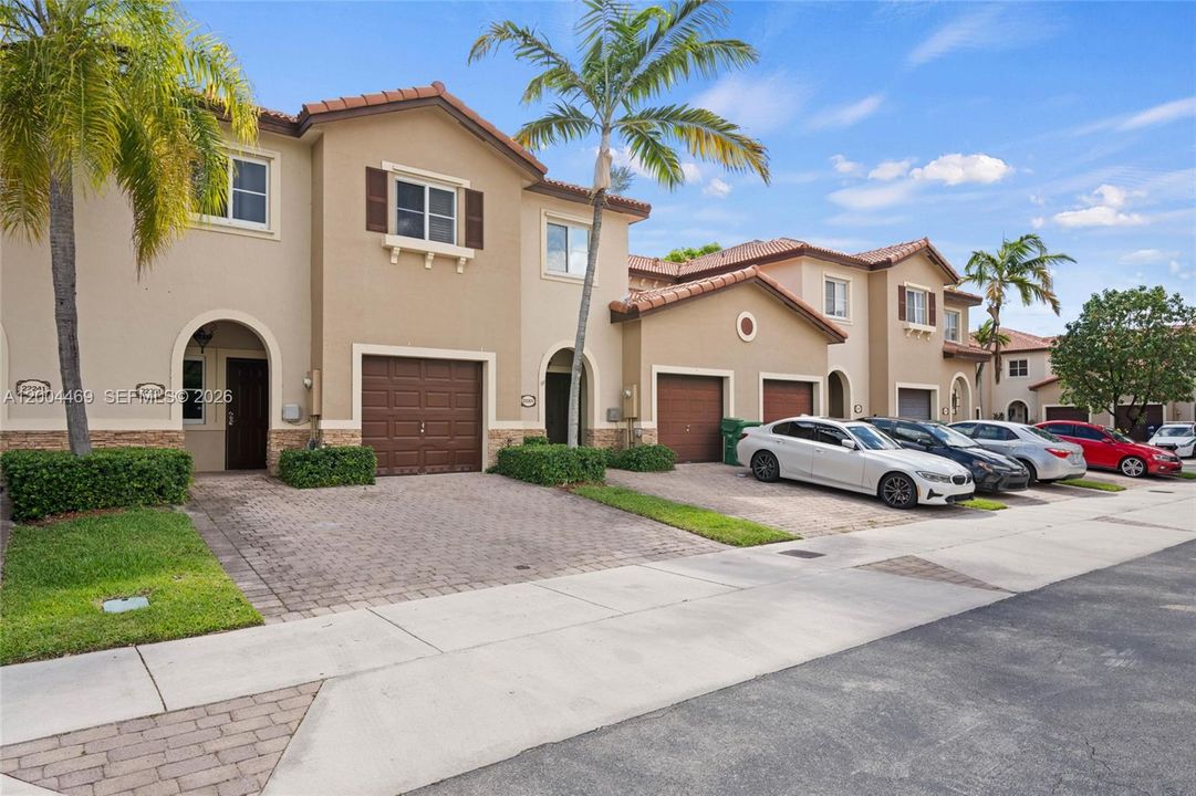 For Sale: $405,000 (3 beds, 2 baths, 1705 Square Feet)