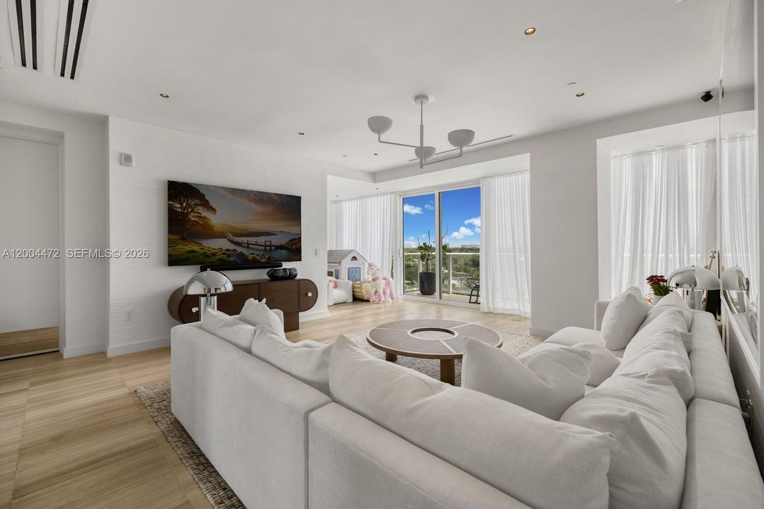 For Sale: $7,575,000 (3 beds, 3 baths, 3835 Square Feet)
