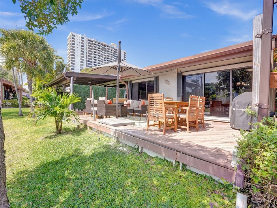 For Sale: $699,000 (2 beds, 2 baths, 1680 Square Feet)
