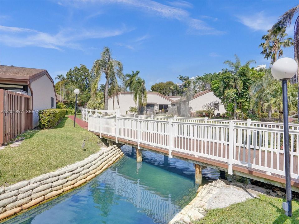 For Sale: $699,000 (2 beds, 2 baths, 1680 Square Feet)