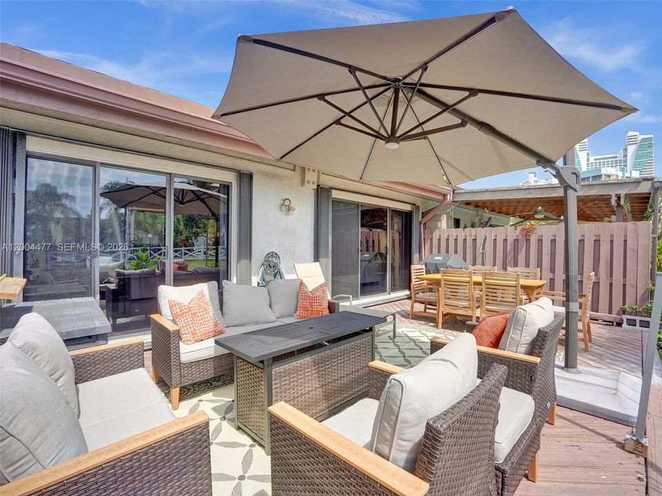 For Sale: $699,000 (2 beds, 2 baths, 1680 Square Feet)