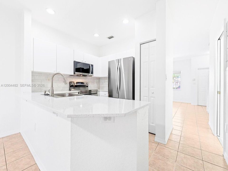 Active With Contract: $447,000 (3 beds, 2 baths, 1420 Square Feet)