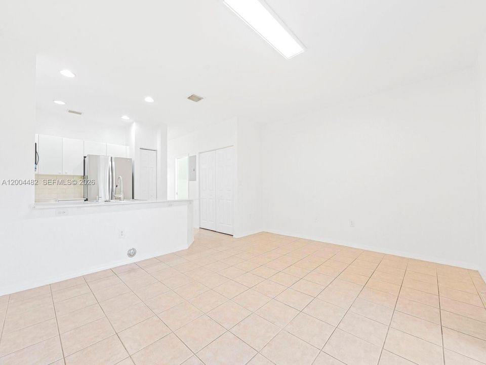 Active With Contract: $447,000 (3 beds, 2 baths, 1420 Square Feet)