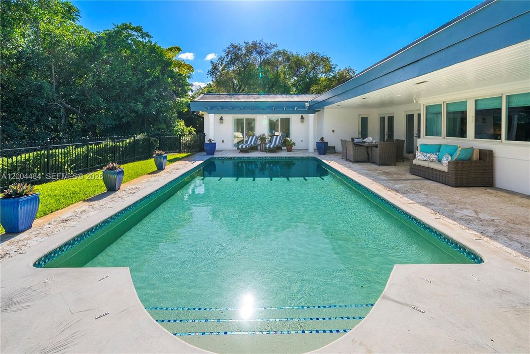 Activo con contrato: $4,250,000 (5 camas, 4 baños, 4512 Pies cuadrados)