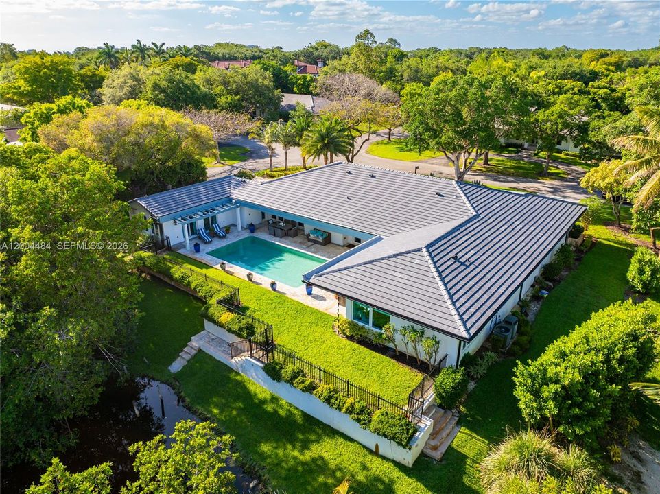 Activo con contrato: $4,250,000 (5 camas, 4 baños, 4512 Pies cuadrados)