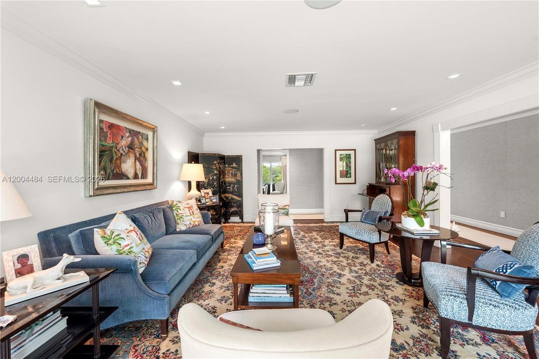 Activo con contrato: $4,250,000 (5 camas, 4 baños, 4512 Pies cuadrados)