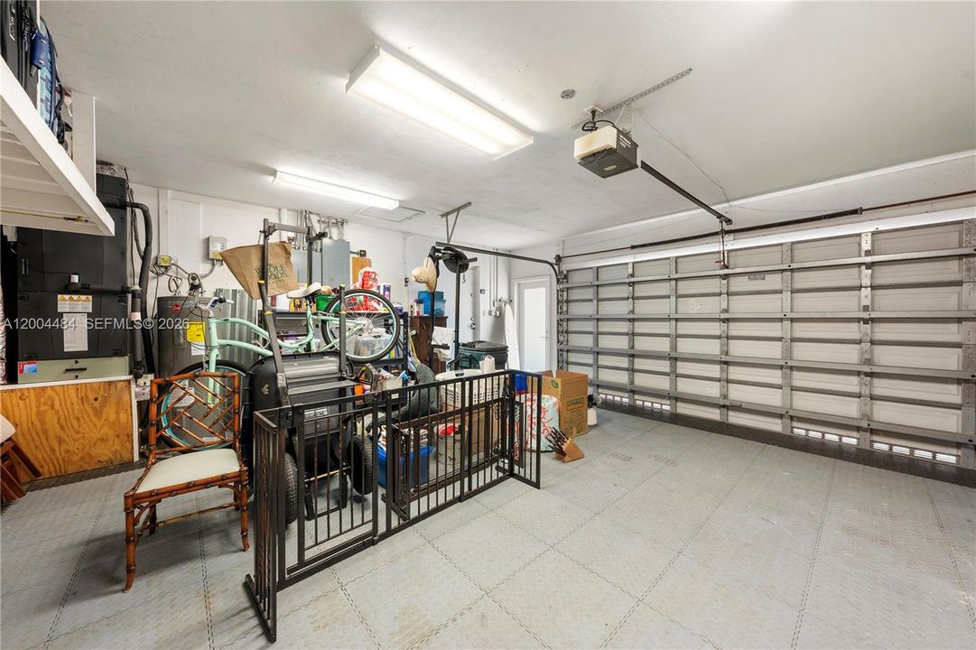 Activo con contrato: $4,250,000 (5 camas, 4 baños, 4512 Pies cuadrados)