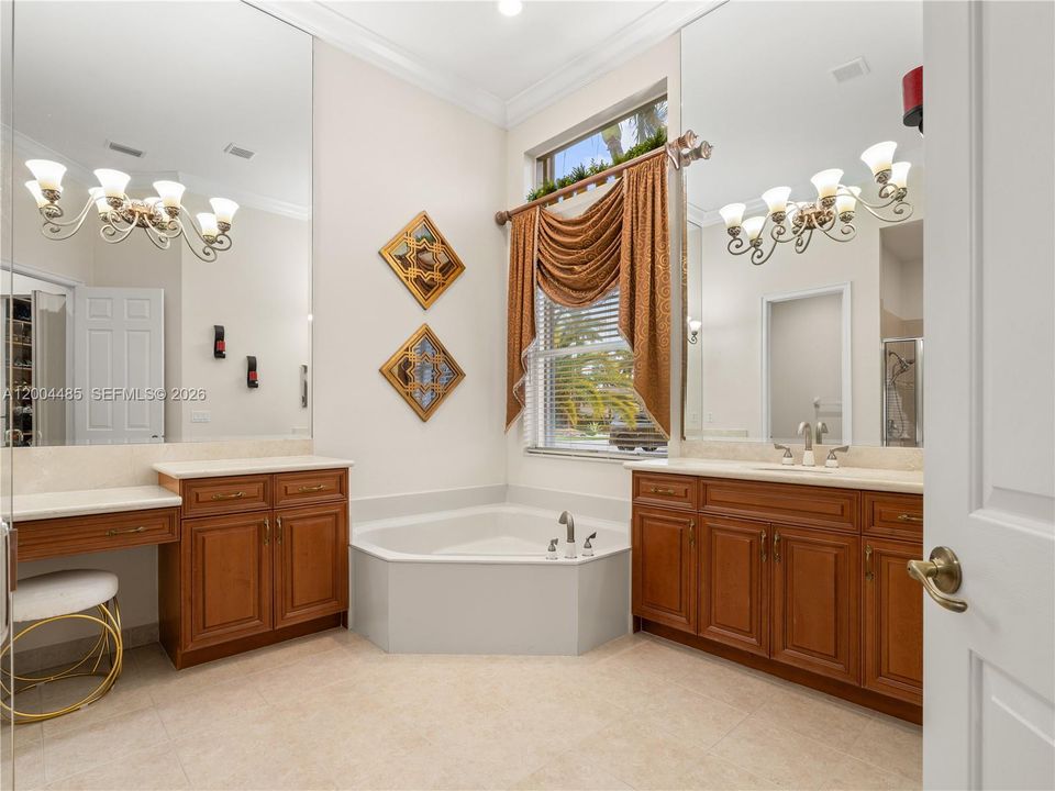For Sale: $2,599,000 (6 beds, 5 baths, 5650 Square Feet)