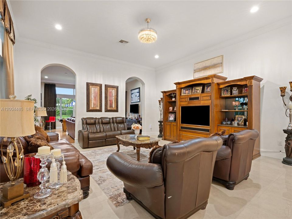 For Sale: $2,599,000 (6 beds, 5 baths, 5650 Square Feet)