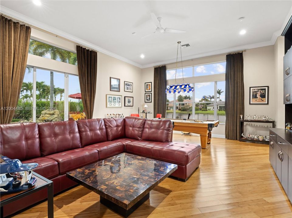 For Sale: $2,599,000 (6 beds, 5 baths, 5650 Square Feet)