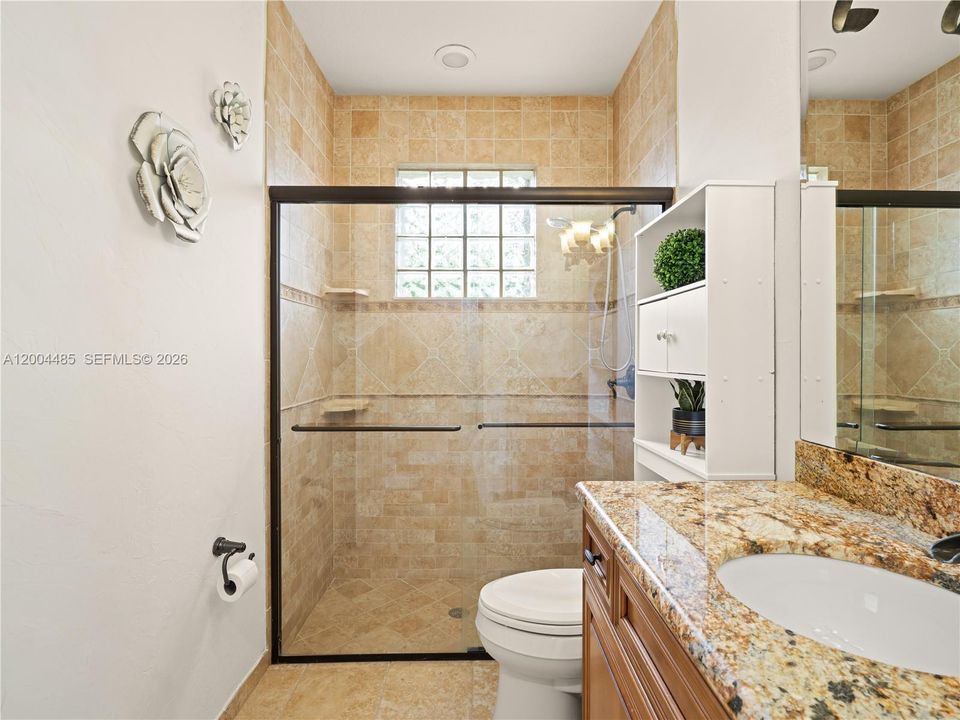 For Sale: $2,599,000 (6 beds, 5 baths, 5650 Square Feet)