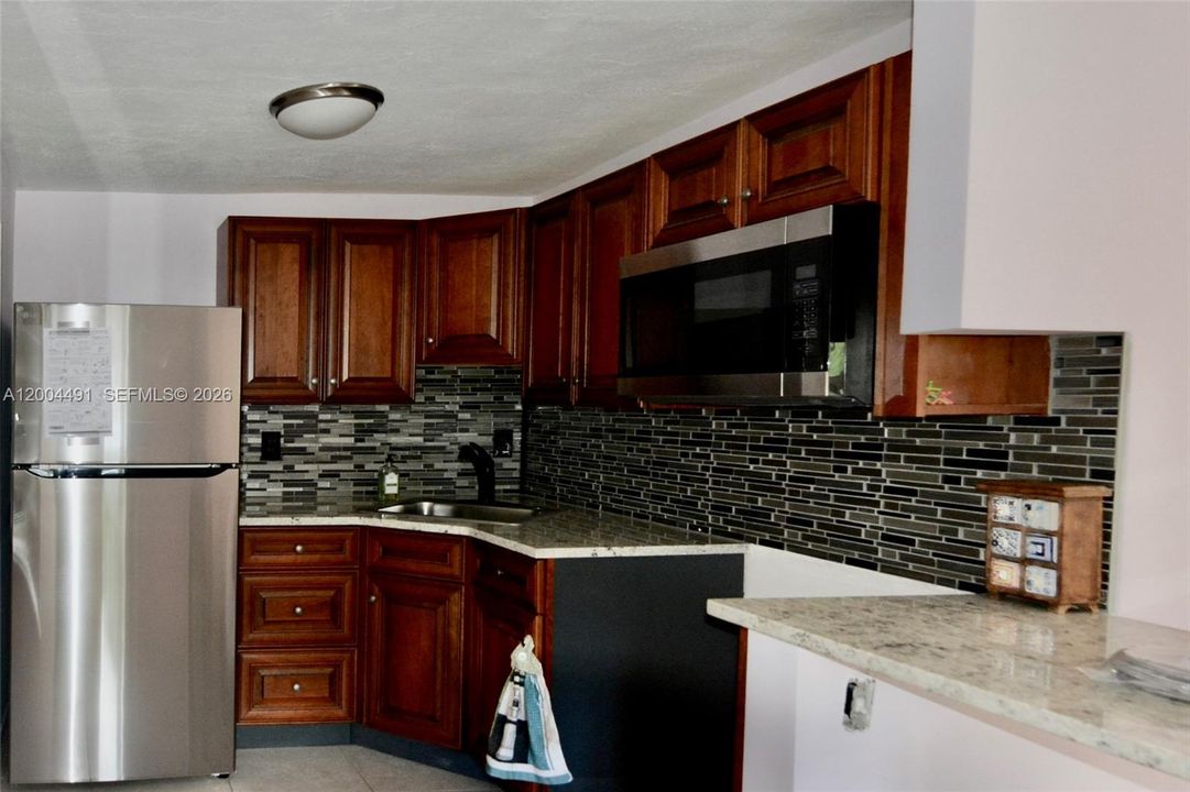 For Sale: $999,999 (5 beds, 3 baths, 0 Square Feet)