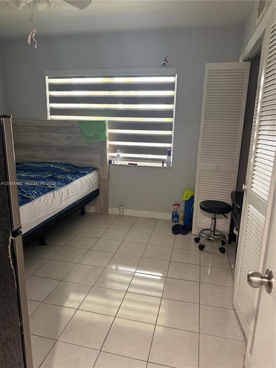 For Sale: $259,000 (2 beds, 2 baths, 936 Square Feet)
