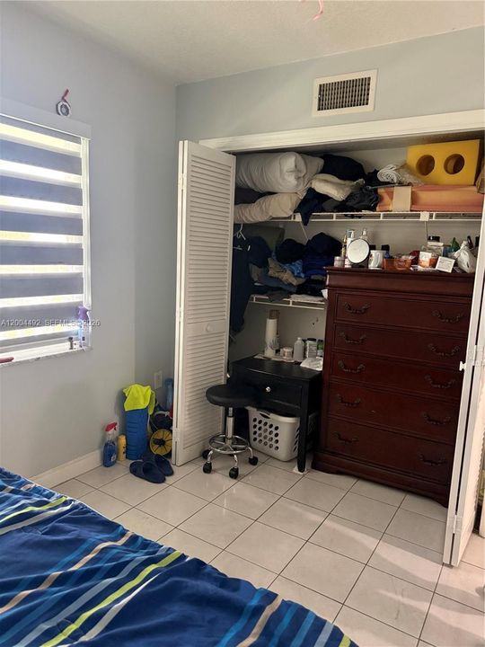 For Sale: $259,000 (2 beds, 2 baths, 936 Square Feet)