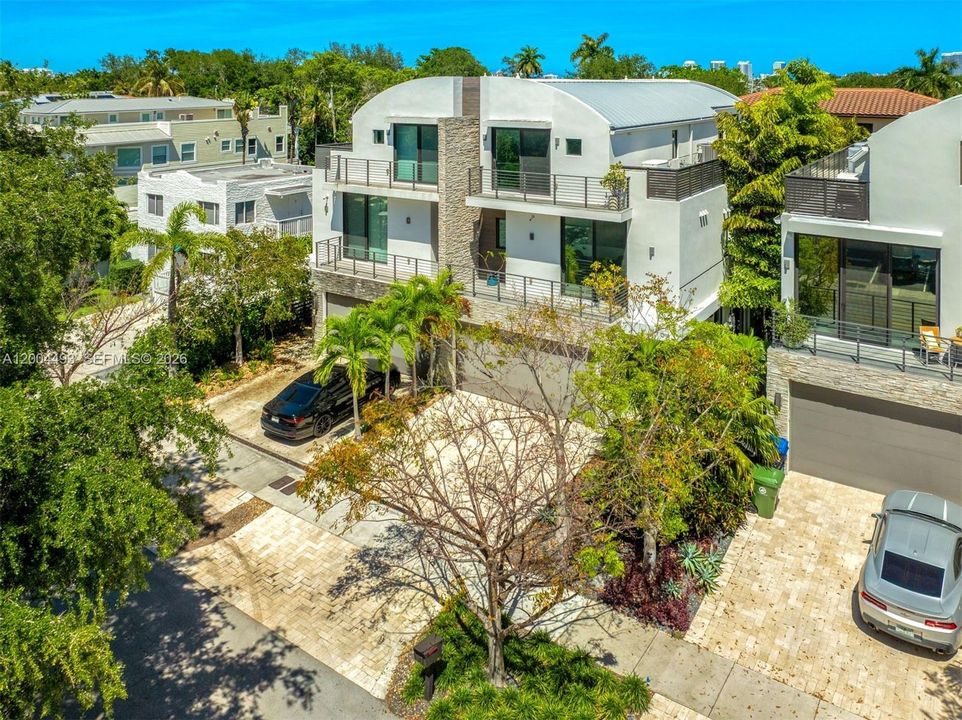 Activo con contrato: $1,875,000 (4 camas, 4 baños, 2901 Pies cuadrados)
