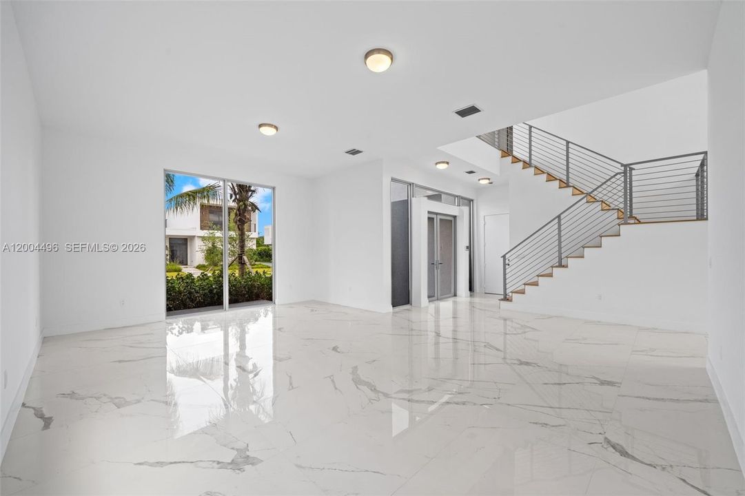 En Venta: $2,375,000 (5 camas, 5 baños, 3772 Pies cuadrados)