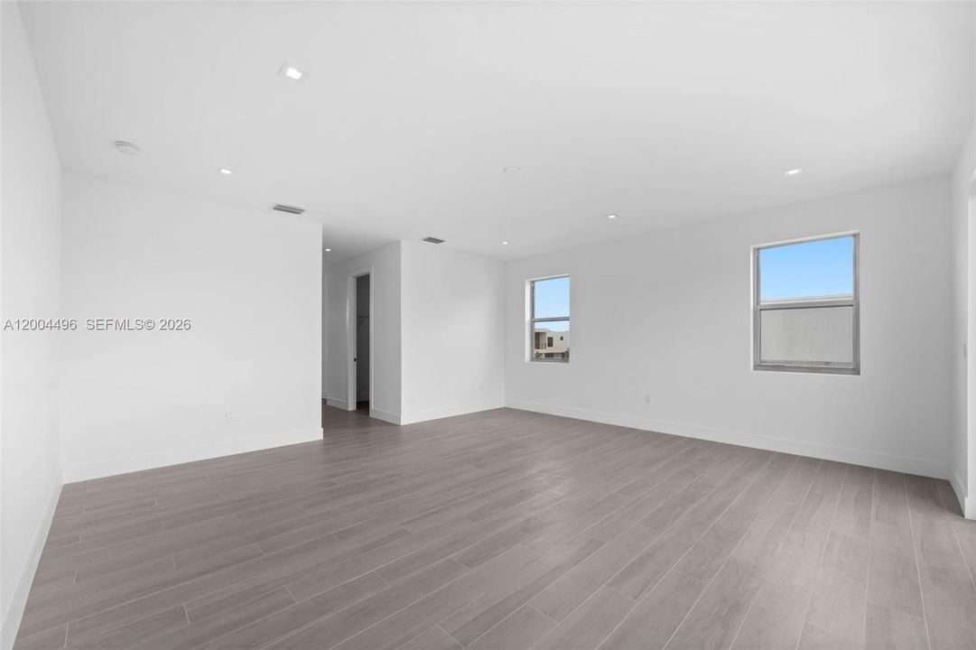 En Venta: $2,375,000 (5 camas, 5 baños, 3772 Pies cuadrados)