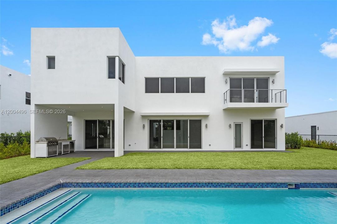 En Venta: $2,375,000 (5 camas, 5 baños, 3772 Pies cuadrados)