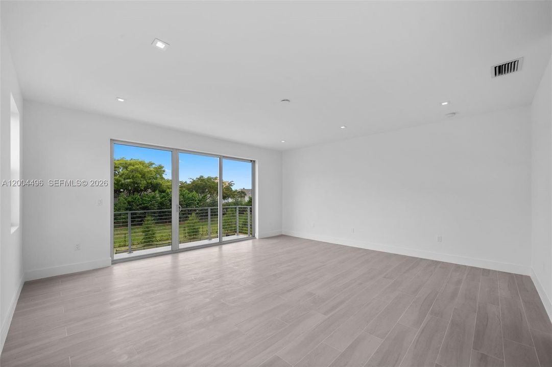 En Venta: $2,375,000 (5 camas, 5 baños, 3772 Pies cuadrados)