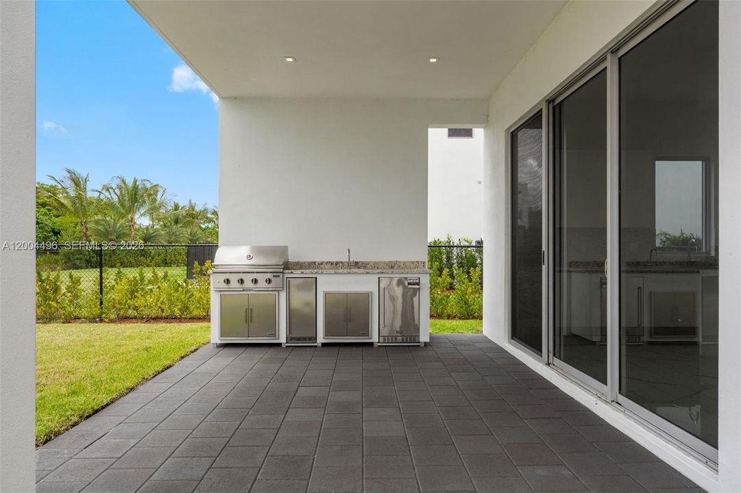 En Venta: $2,375,000 (5 camas, 5 baños, 3772 Pies cuadrados)