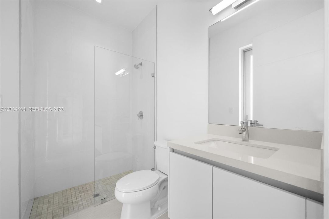 En Venta: $2,375,000 (5 camas, 5 baños, 3772 Pies cuadrados)