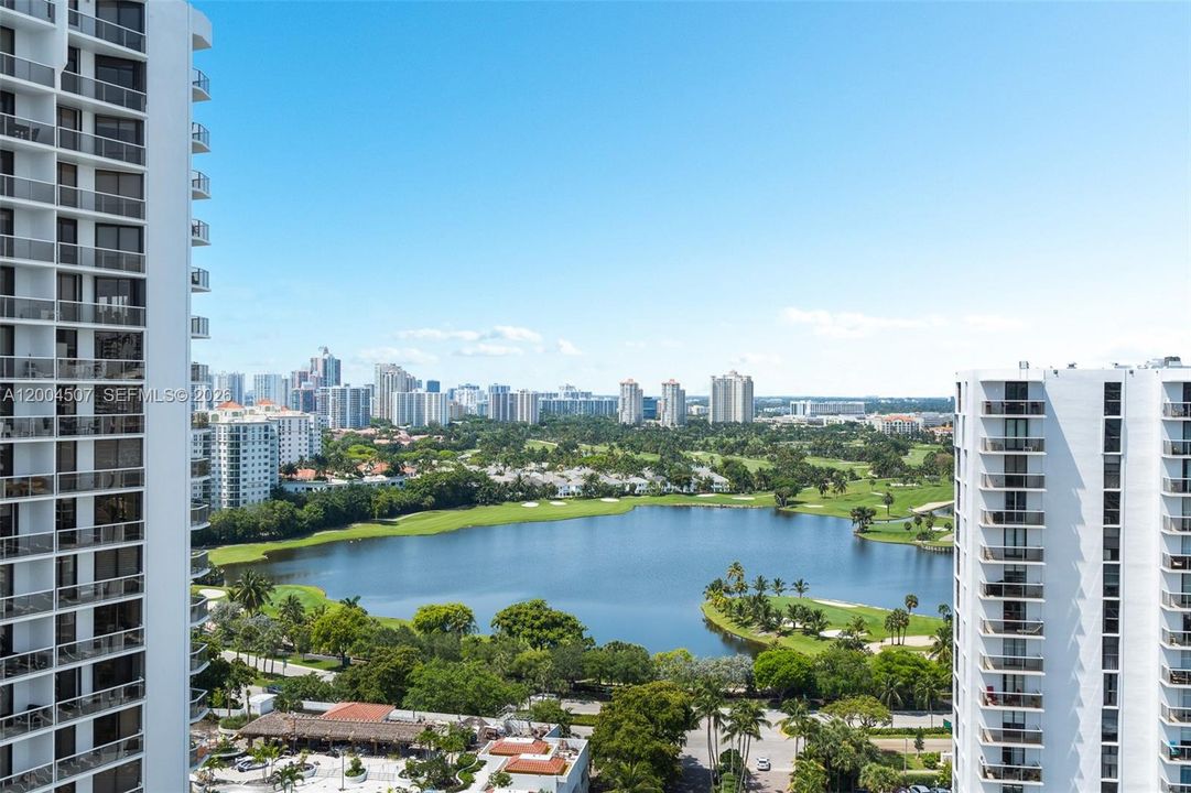 На продажу: $360,000 (2 спален, 2 ванн, 1214 Квадратных фут)