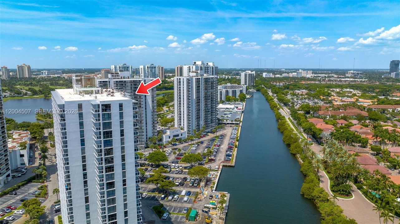 На продажу: $360,000 (2 спален, 2 ванн, 1214 Квадратных фут)