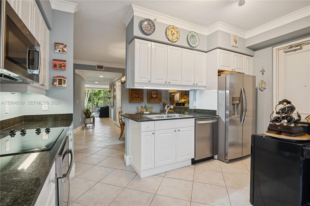 For Sale: $1,950,000 (2 beds, 2 baths, 1700 Square Feet)