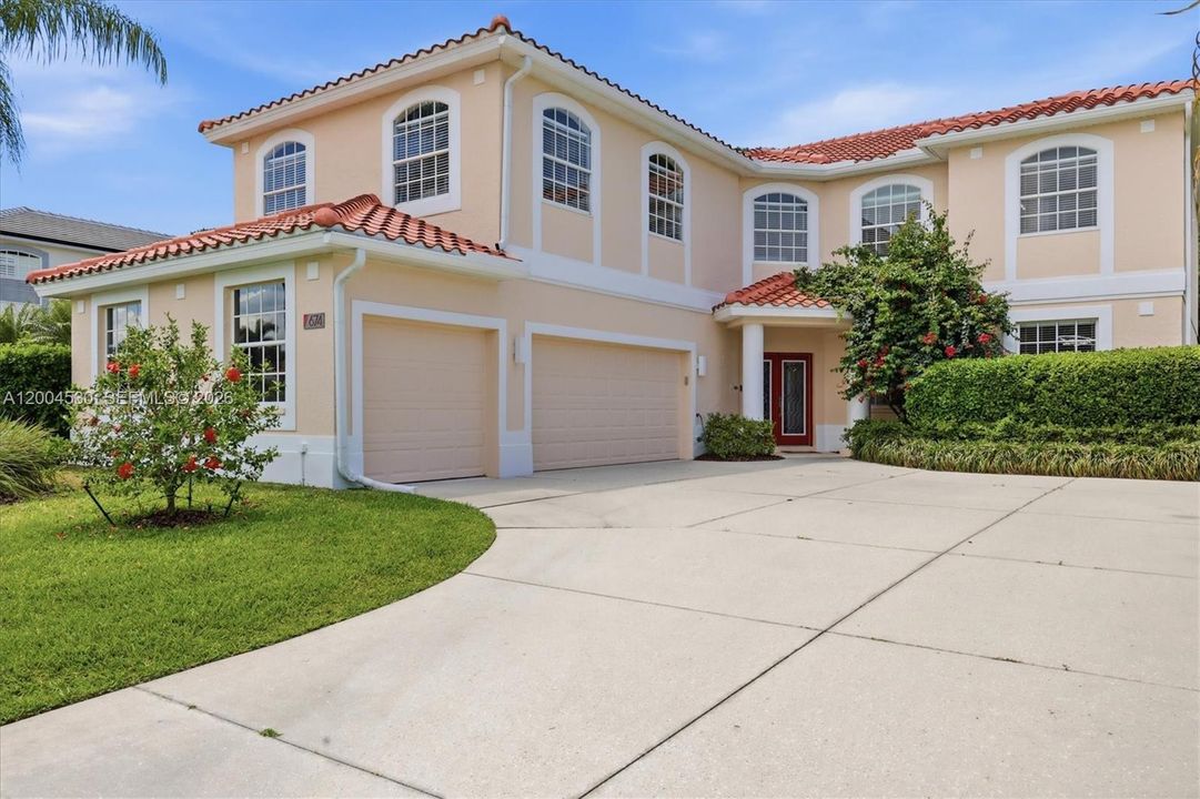 For Sale: $1,100,000 (5 beds, 3 baths, 3912 Square Feet)