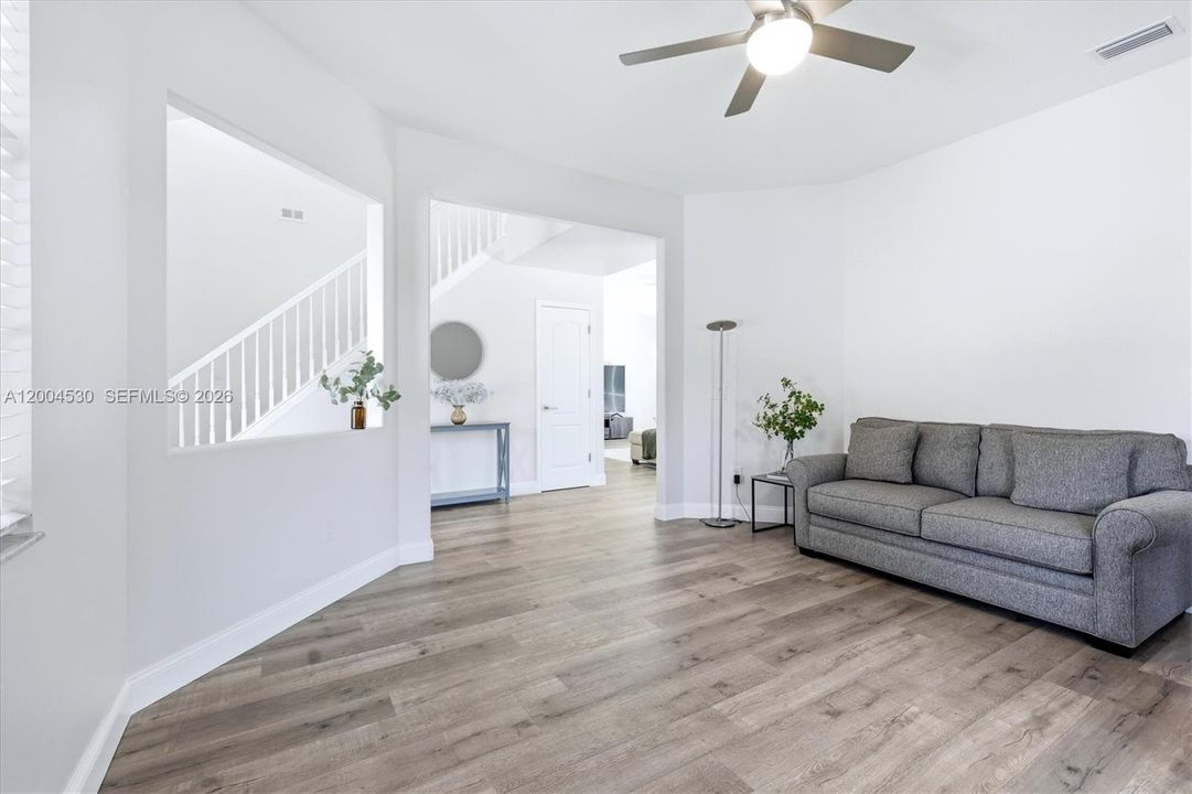 For Sale: $1,100,000 (5 beds, 3 baths, 3912 Square Feet)