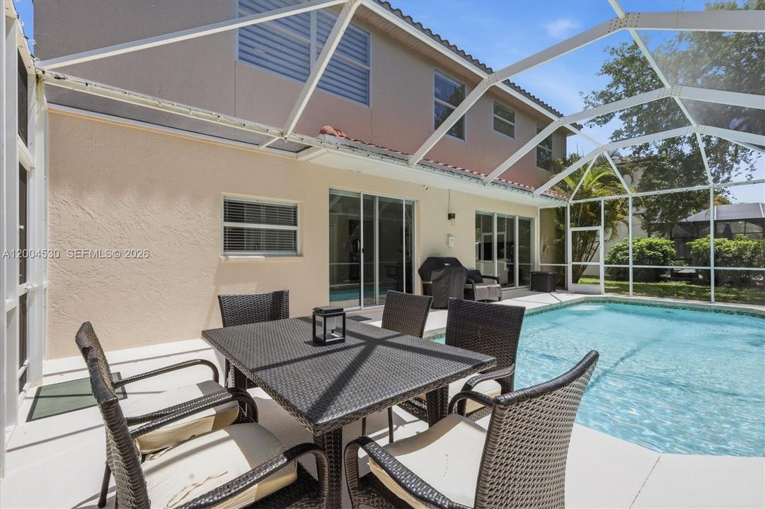 For Sale: $1,100,000 (5 beds, 3 baths, 3912 Square Feet)