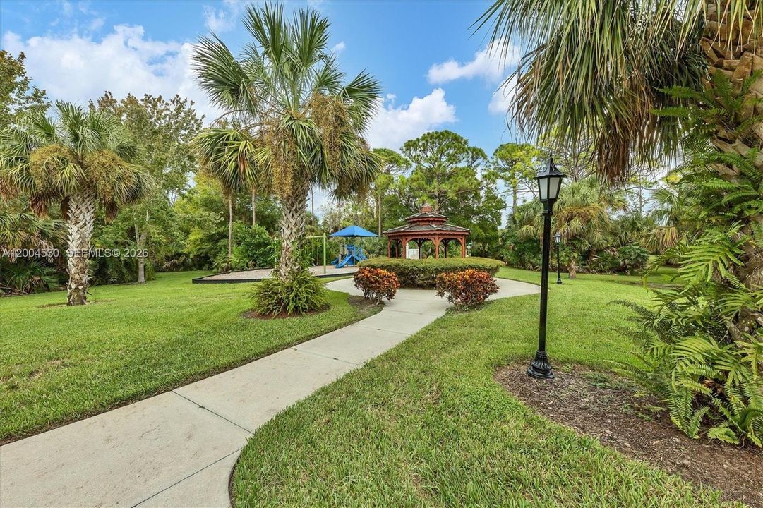 For Sale: $1,100,000 (5 beds, 3 baths, 3912 Square Feet)