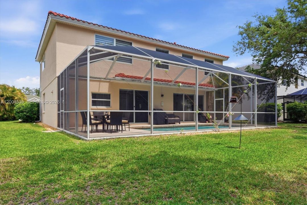 For Sale: $1,100,000 (5 beds, 3 baths, 3912 Square Feet)