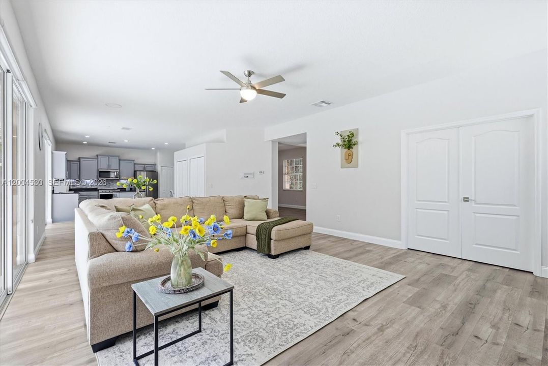 For Sale: $1,100,000 (5 beds, 3 baths, 3912 Square Feet)