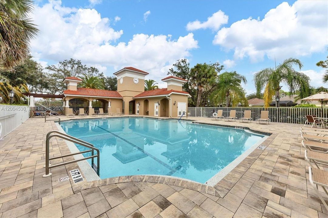 For Sale: $1,100,000 (5 beds, 3 baths, 3912 Square Feet)