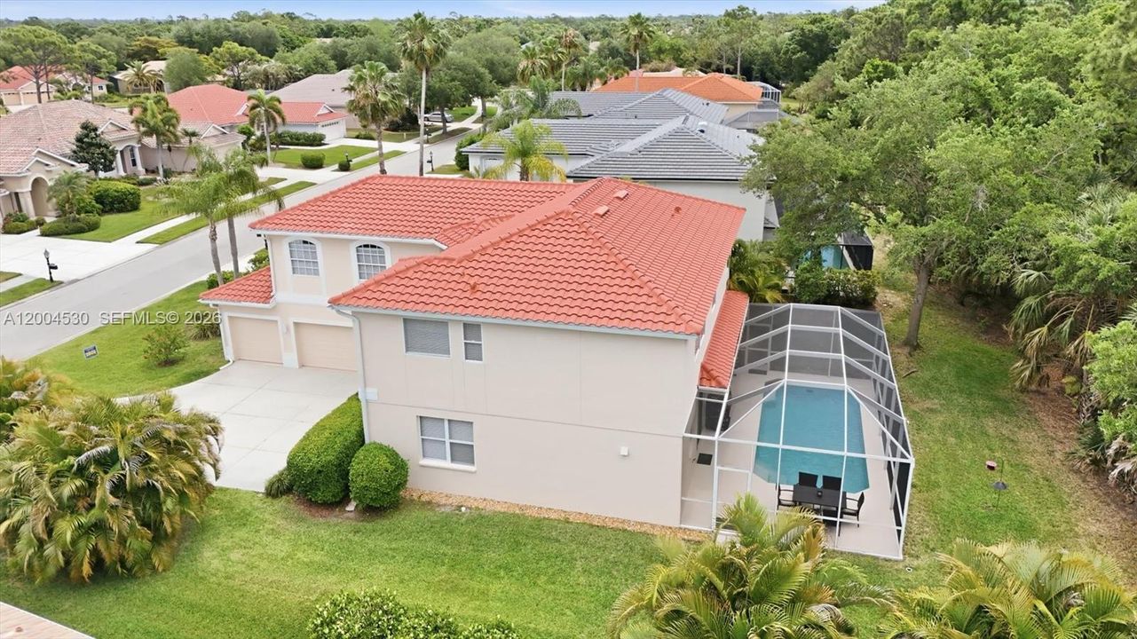 For Sale: $1,100,000 (5 beds, 3 baths, 3912 Square Feet)