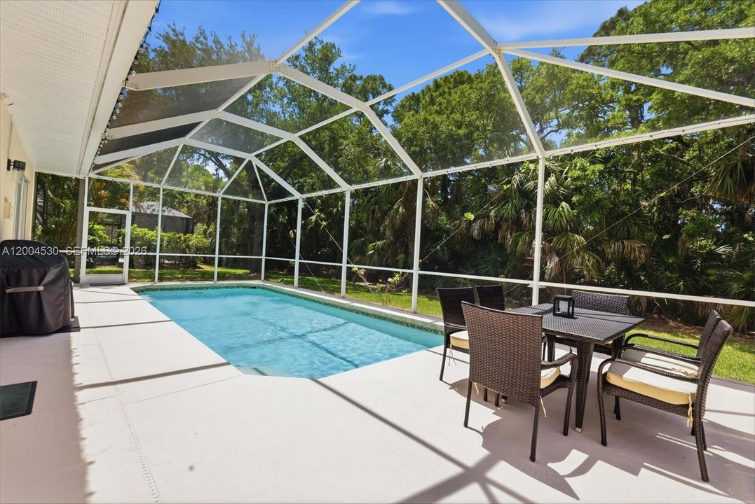 For Sale: $1,100,000 (5 beds, 3 baths, 3912 Square Feet)