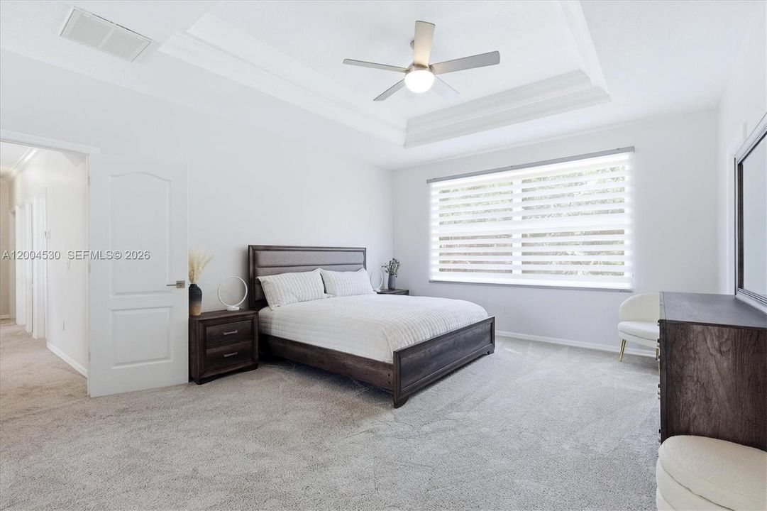 For Sale: $1,100,000 (5 beds, 3 baths, 3912 Square Feet)