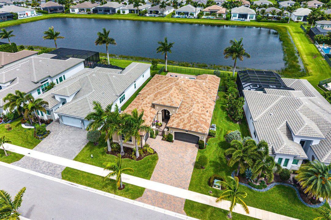 050-12833VenetoSpringsDrive