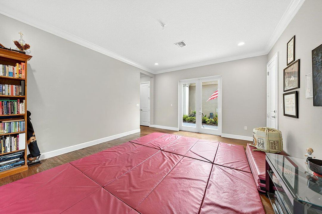 027-12833VenetoSpringsDrive