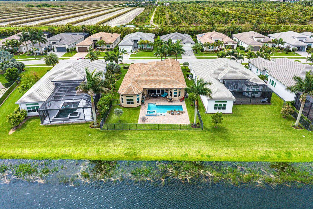 049-12833VenetoSpringsDrive