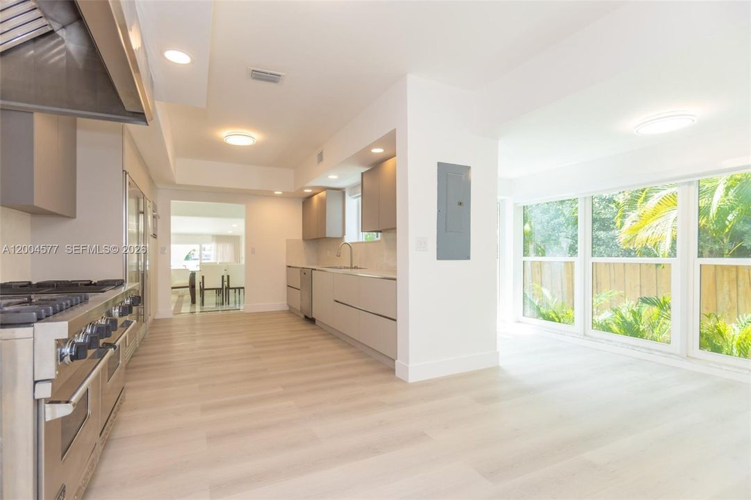 For Rent: $35,000 (4 beds, 4 baths, 4315 Square Feet)