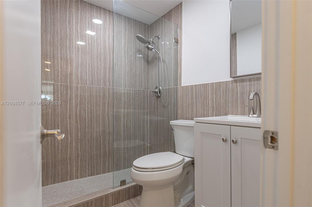 For Rent: $35,000 (4 beds, 4 baths, 4315 Square Feet)