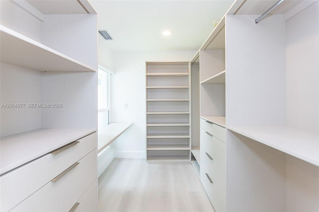 For Rent: $35,000 (4 beds, 4 baths, 4315 Square Feet)