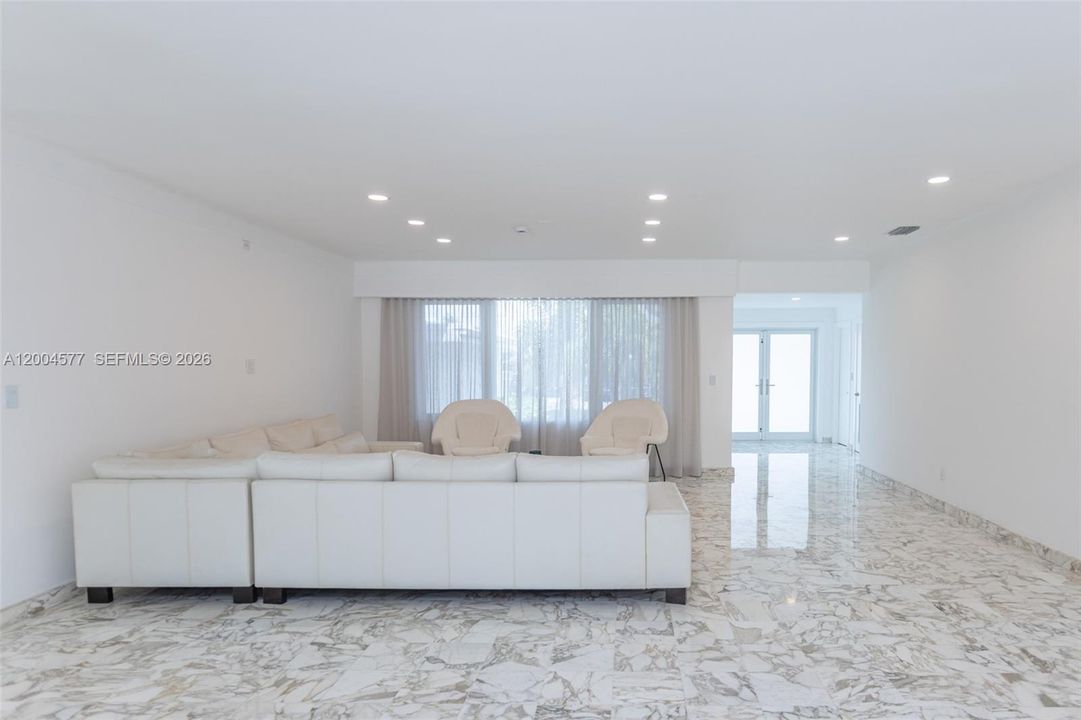 For Rent: $35,000 (4 beds, 4 baths, 4315 Square Feet)